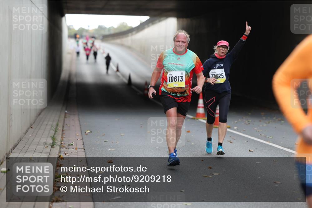 05.10.2025 - 20. swb-Marathon Bremen Michael Strokosch http://msf.ph/oto/9209218 05.10.2025 11:12:25 Laufen 20, 10613, 11, 25 meine-sportfotos.de