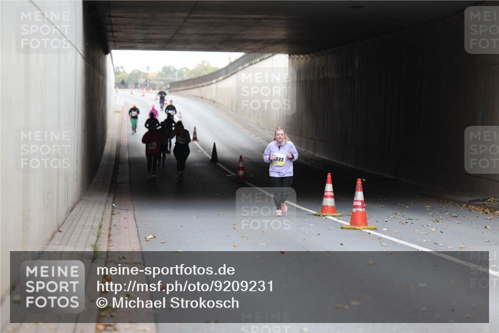 05.10.2025 - 20. swb-Marathon Bremen Michael Strokosch http://msf.ph/oto/9209231 05.10.2025 11:12:50 Laufen 688 meine-sportfotos.de