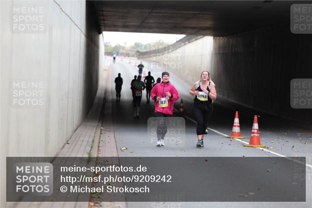 05.10.2025 - 20. swb-Marathon Bremen Michael Strokosch http://msf.ph/oto/9209242 05.10.2025 11:13:03 Laufen 11631, 11743 meine-sportfotos.de