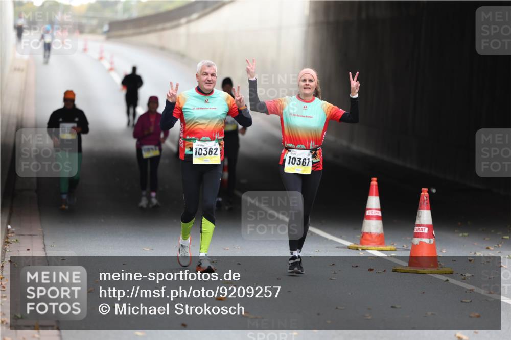 05.10.2025 - 20. swb-Marathon Bremen Michael Strokosch http://msf.ph/oto/9209257 05.10.2025 11:13:13 Laufen 20, 1074, 10362, 10361 meine-sportfotos.de