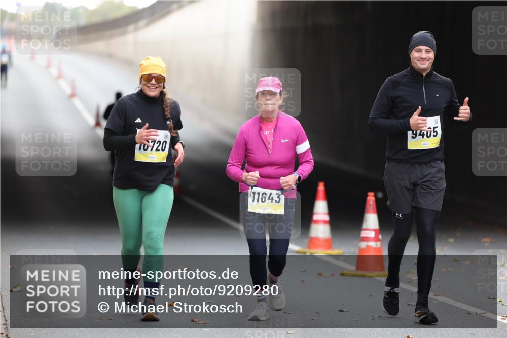 05.10.2025 - 20. swb-Marathon Bremen Michael Strokosch http://msf.ph/oto/9209280 05.10.2025 11:13:24 Laufen 720, 9405, 11643 meine-sportfotos.de