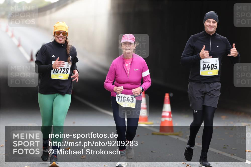 05.10.2025 - 20. swb-Marathon Bremen Michael Strokosch http://msf.ph/oto/9209283 05.10.2025 11:13:25 Laufen 10720, 9405, 11643, 3 meine-sportfotos.de