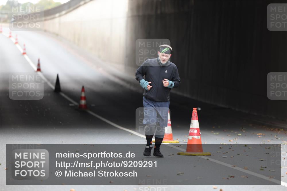 05.10.2025 - 20. swb-Marathon Bremen Michael Strokosch http://msf.ph/oto/9209291 05.10.2025 11:13:40 Laufen  meine-sportfotos.de