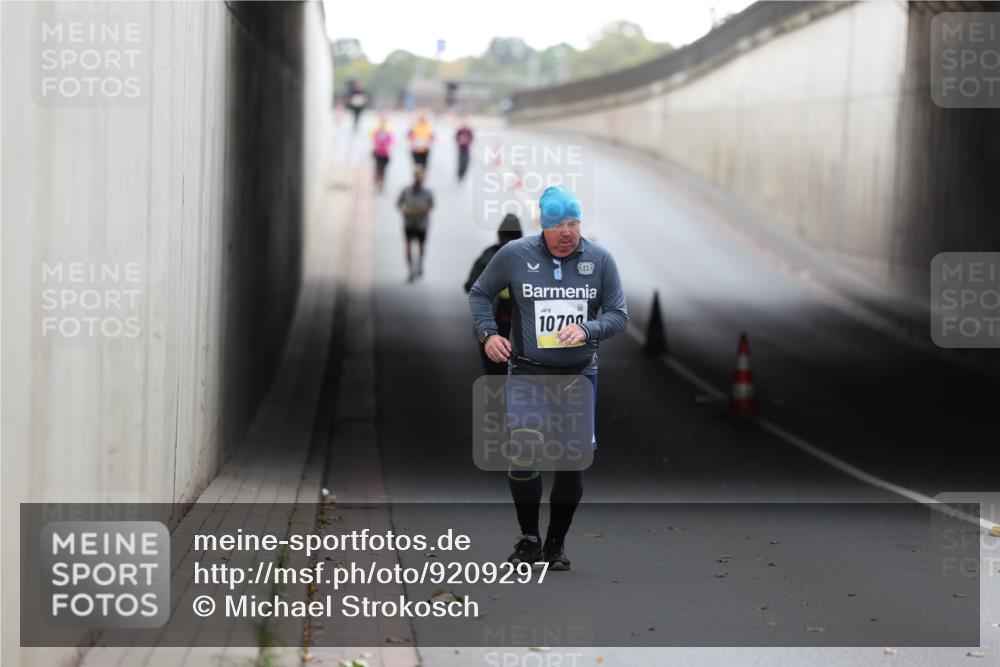 05.10.2025 - 20. swb-Marathon Bremen Michael Strokosch http://msf.ph/oto/9209297 05.10.2025 11:14:15 Laufen 10700 meine-sportfotos.de