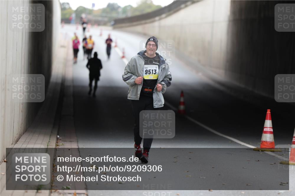 05.10.2025 - 20. swb-Marathon Bremen Michael Strokosch http://msf.ph/oto/9209306 05.10.2025 11:14:26 Laufen 9513 meine-sportfotos.de