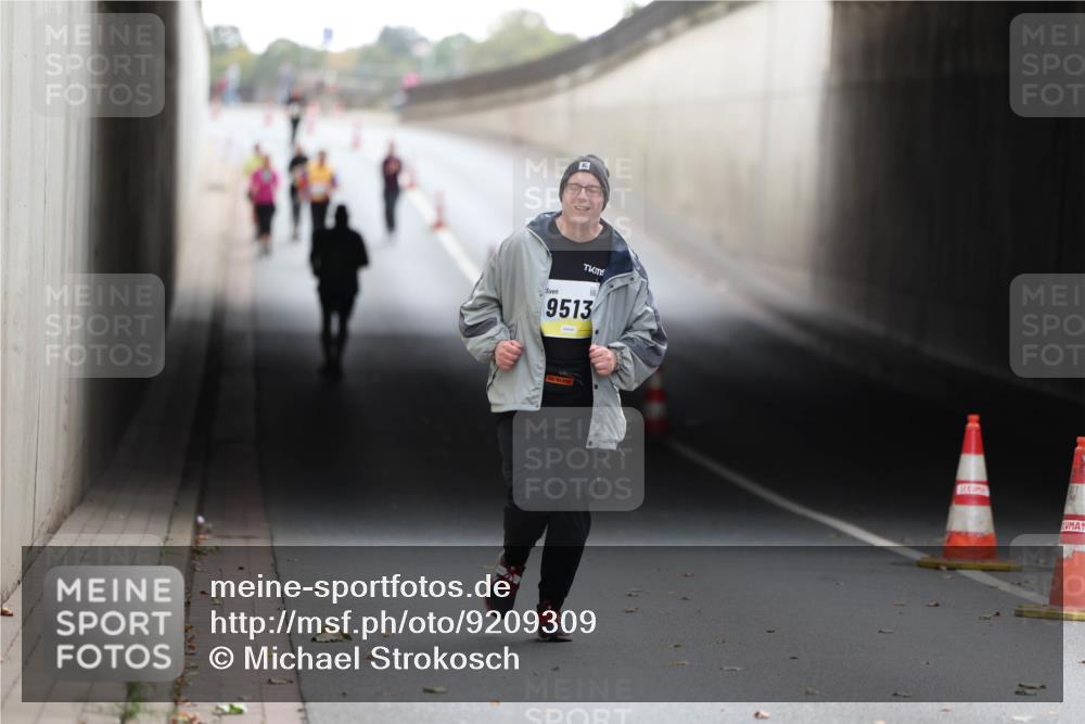 05.10.2025 - 20. swb-Marathon Bremen Michael Strokosch http://msf.ph/oto/9209309 05.10.2025 11:14:27 Laufen 9513 meine-sportfotos.de