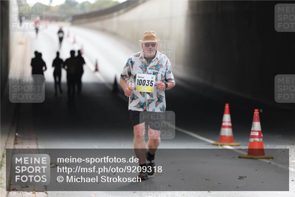 05.10.2025 - 20. swb-Marathon Bremen Michael Strokosch http://msf.ph/oto/9209318 05.10.2025 11:14:46 Laufen 10035 meine-sportfotos.de