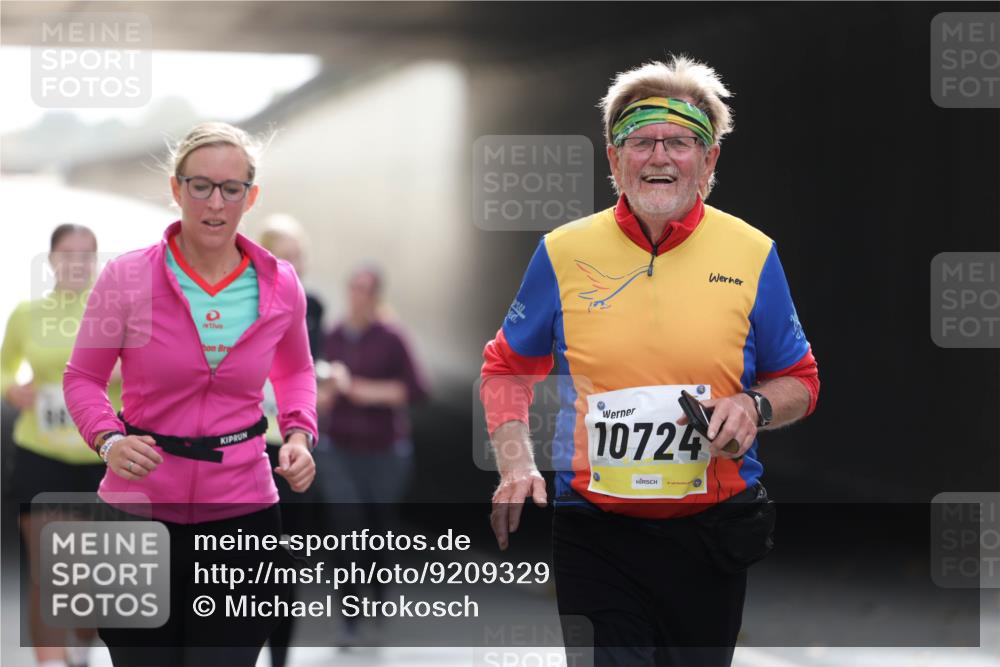05.10.2025 - 20. swb-Marathon Bremen Michael Strokosch http://msf.ph/oto/9209329 05.10.2025 11:15:07 Laufen 10724 meine-sportfotos.de