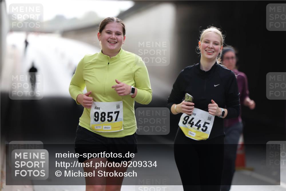 05.10.2025 - 20. swb-Marathon Bremen Michael Strokosch http://msf.ph/oto/9209334 05.10.2025 11:15:11 Laufen 9857, 9445, 02133 meine-sportfotos.de