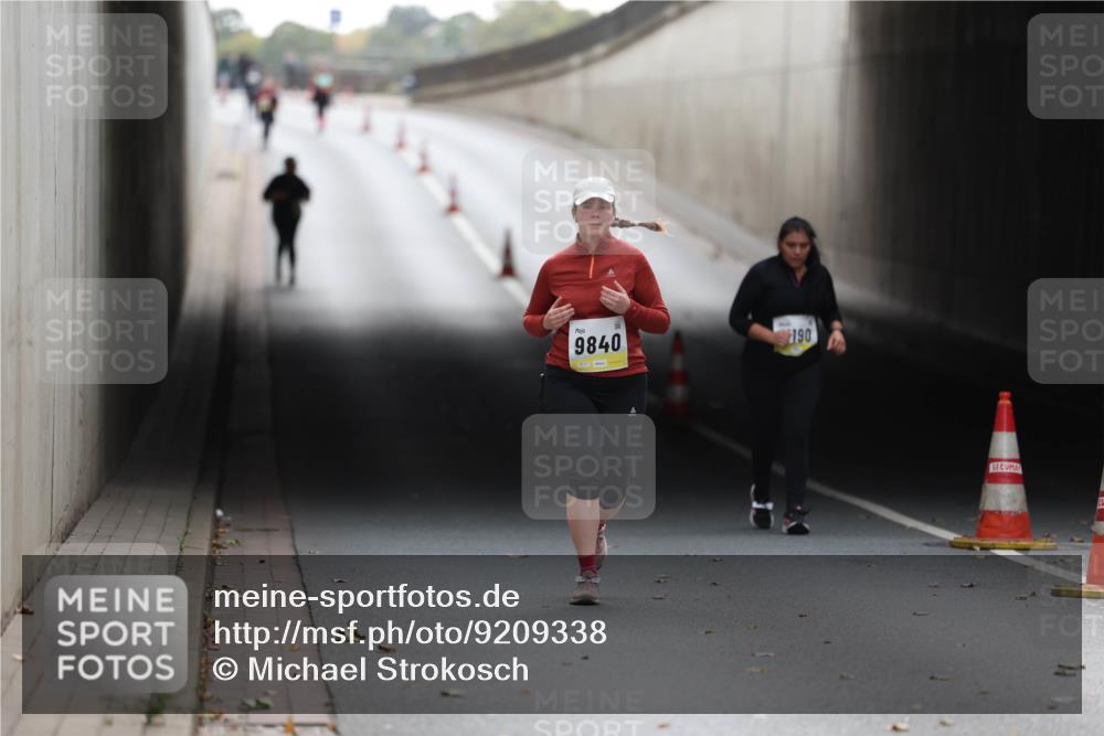 05.10.2025 - 20. swb-Marathon Bremen Michael Strokosch http://msf.ph/oto/9209338 05.10.2025 11:15:26 Laufen 9840, 190 meine-sportfotos.de