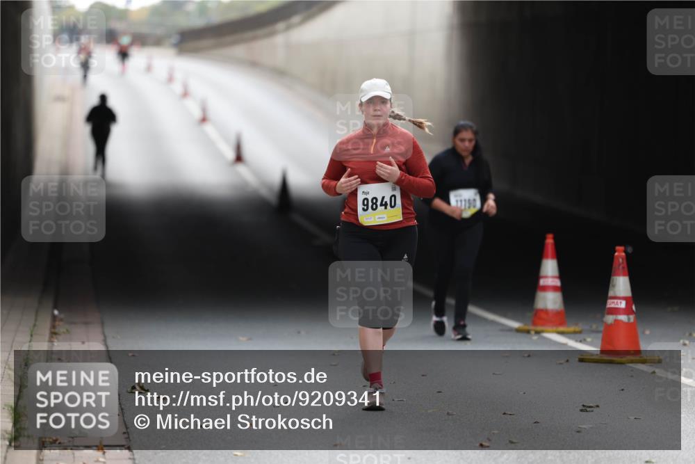 05.10.2025 - 20. swb-Marathon Bremen Michael Strokosch http://msf.ph/oto/9209341 05.10.2025 11:15:28 Laufen 9840, 02127, 11190 meine-sportfotos.de