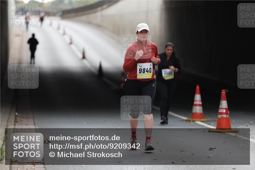 05.10.2025 - 20. swb-Marathon Bremen Michael Strokosch http://msf.ph/oto/9209342 05.10.2025 11:15:28 Laufen 9840, 11190 meine-sportfotos.de