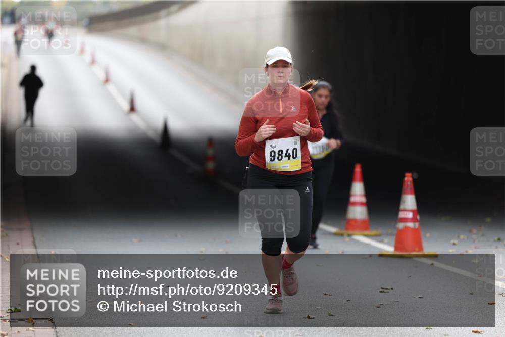05.10.2025 - 20. swb-Marathon Bremen Michael Strokosch http://msf.ph/oto/9209345 05.10.2025 11:15:29 Laufen 9840 meine-sportfotos.de