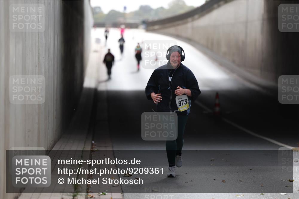 05.10.2025 - 20. swb-Marathon Bremen Michael Strokosch http://msf.ph/oto/9209361 05.10.2025 11:15:51 Laufen 973 meine-sportfotos.de