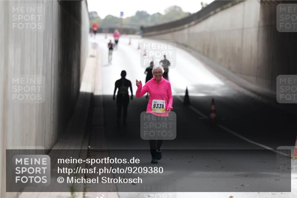 05.10.2025 - 20. swb-Marathon Bremen Michael Strokosch http://msf.ph/oto/9209380 05.10.2025 11:16:47 Laufen 9338 meine-sportfotos.de
