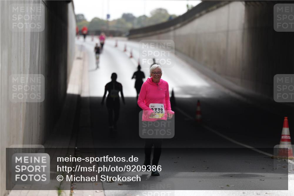 05.10.2025 - 20. swb-Marathon Bremen Michael Strokosch http://msf.ph/oto/9209386 05.10.2025 11:16:49 Laufen 338 meine-sportfotos.de