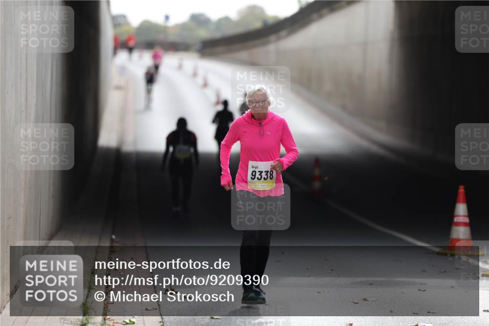 05.10.2025 - 20. swb-Marathon Bremen Michael Strokosch http://msf.ph/oto/9209390 05.10.2025 11:16:51 Laufen 9338 meine-sportfotos.de