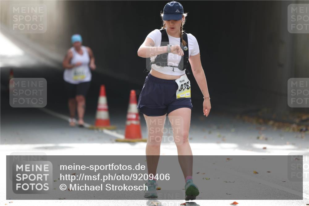 05.10.2025 - 20. swb-Marathon Bremen Michael Strokosch http://msf.ph/oto/9209406 05.10.2025 11:17:14 Laufen 976, 02576 meine-sportfotos.de