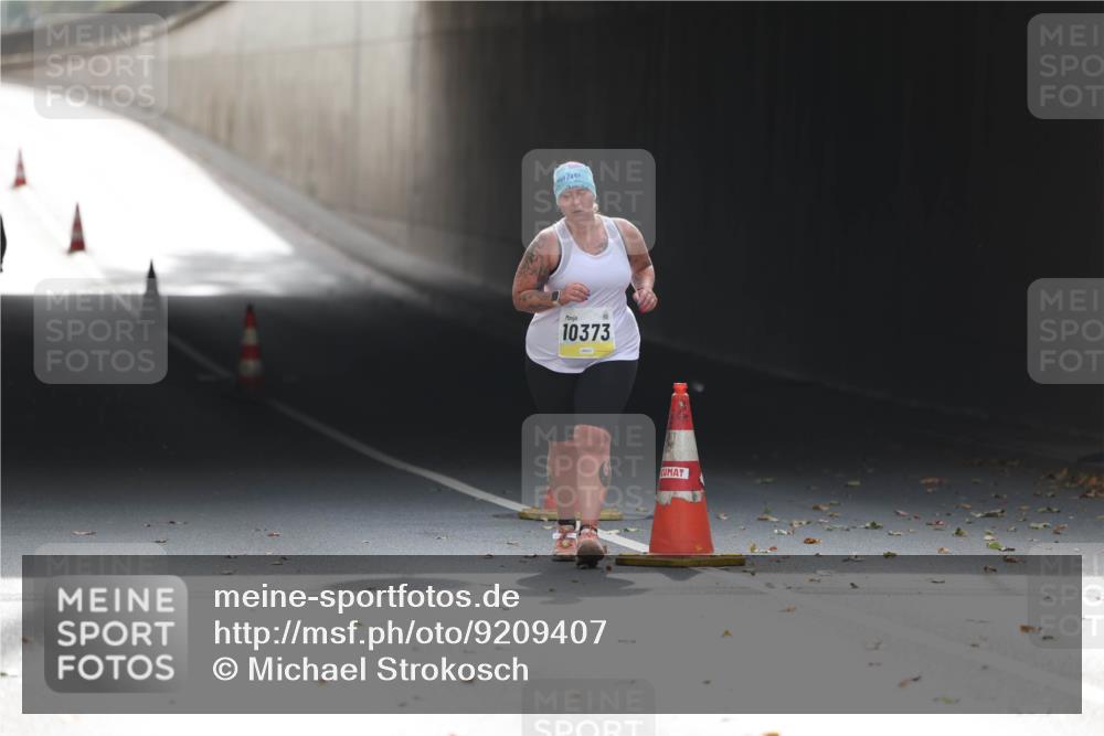 05.10.2025 - 20. swb-Marathon Bremen Michael Strokosch http://msf.ph/oto/9209407 05.10.2025 11:17:17 Laufen 10373 meine-sportfotos.de