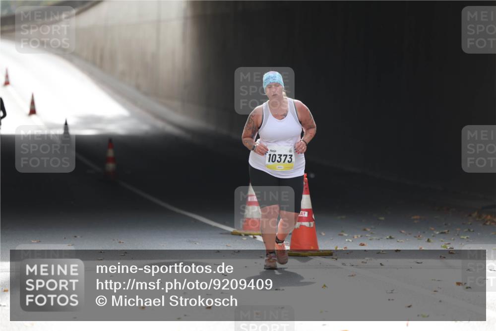 05.10.2025 - 20. swb-Marathon Bremen Michael Strokosch http://msf.ph/oto/9209409 05.10.2025 11:17:19 Laufen 10373 meine-sportfotos.de