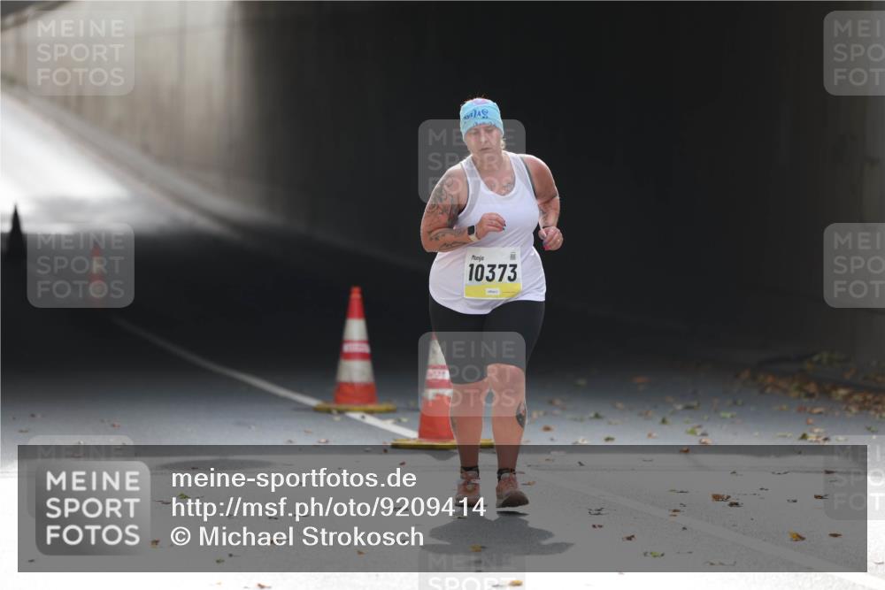 05.10.2025 - 20. swb-Marathon Bremen Michael Strokosch http://msf.ph/oto/9209414 05.10.2025 11:17:21 Laufen 4, 10373 meine-sportfotos.de
