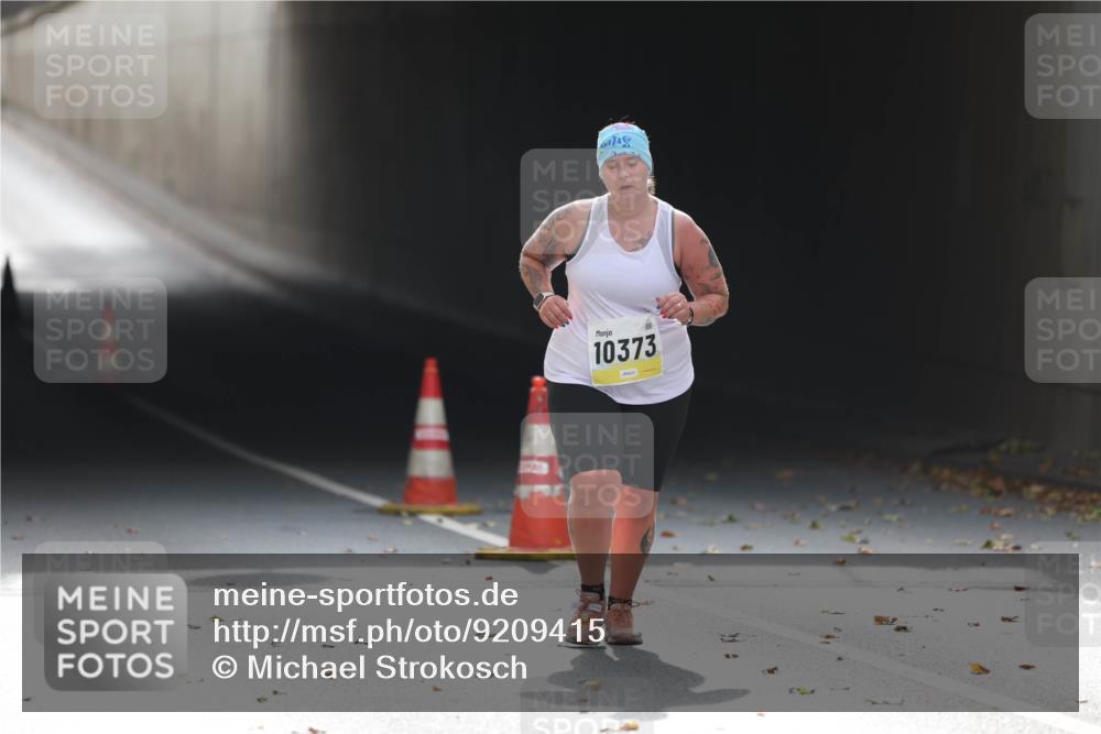 05.10.2025 - 20. swb-Marathon Bremen Michael Strokosch http://msf.ph/oto/9209415 05.10.2025 11:17:21 Laufen 10373 meine-sportfotos.de