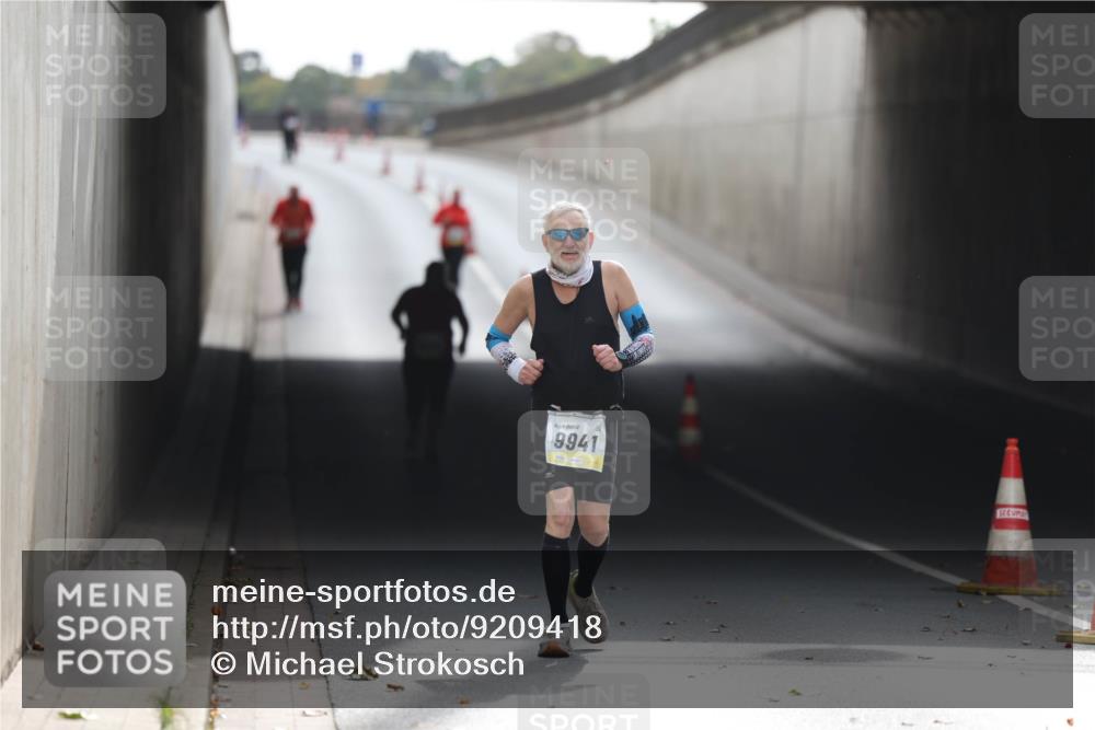 05.10.2025 - 20. swb-Marathon Bremen Michael Strokosch http://msf.ph/oto/9209418 05.10.2025 11:17:32 Laufen 9941 meine-sportfotos.de
