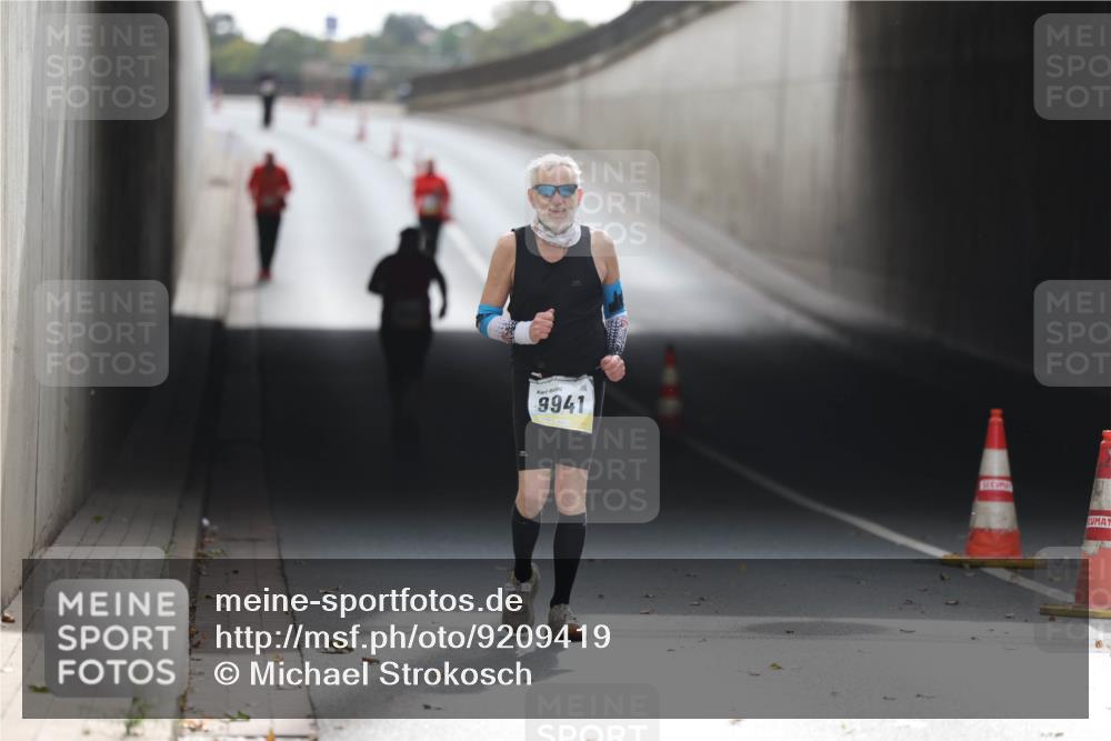 05.10.2025 - 20. swb-Marathon Bremen Michael Strokosch http://msf.ph/oto/9209419 05.10.2025 11:17:33 Laufen 9941 meine-sportfotos.de