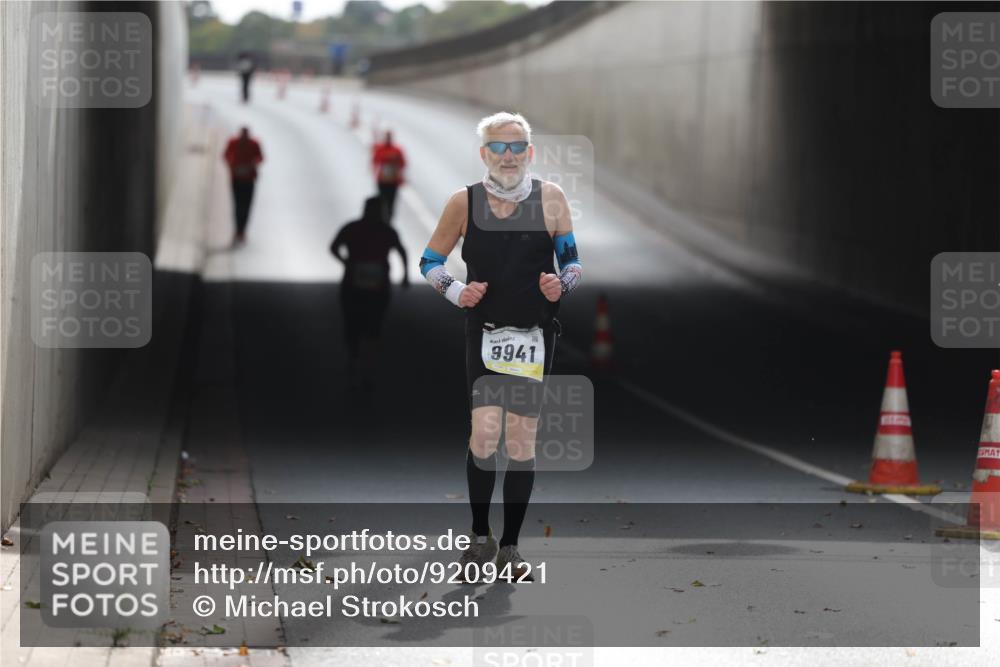 05.10.2025 - 20. swb-Marathon Bremen Michael Strokosch http://msf.ph/oto/9209421 05.10.2025 11:17:34 Laufen 9941 meine-sportfotos.de