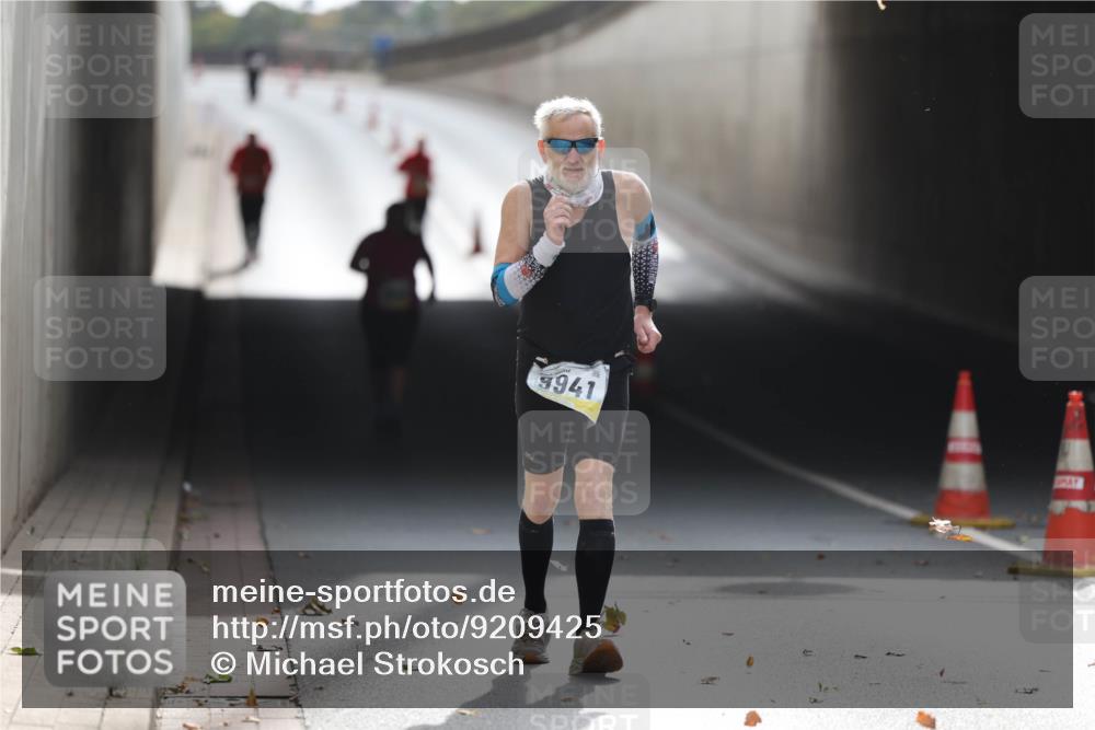 05.10.2025 - 20. swb-Marathon Bremen Michael Strokosch http://msf.ph/oto/9209425 05.10.2025 11:17:35 Laufen 9941 meine-sportfotos.de