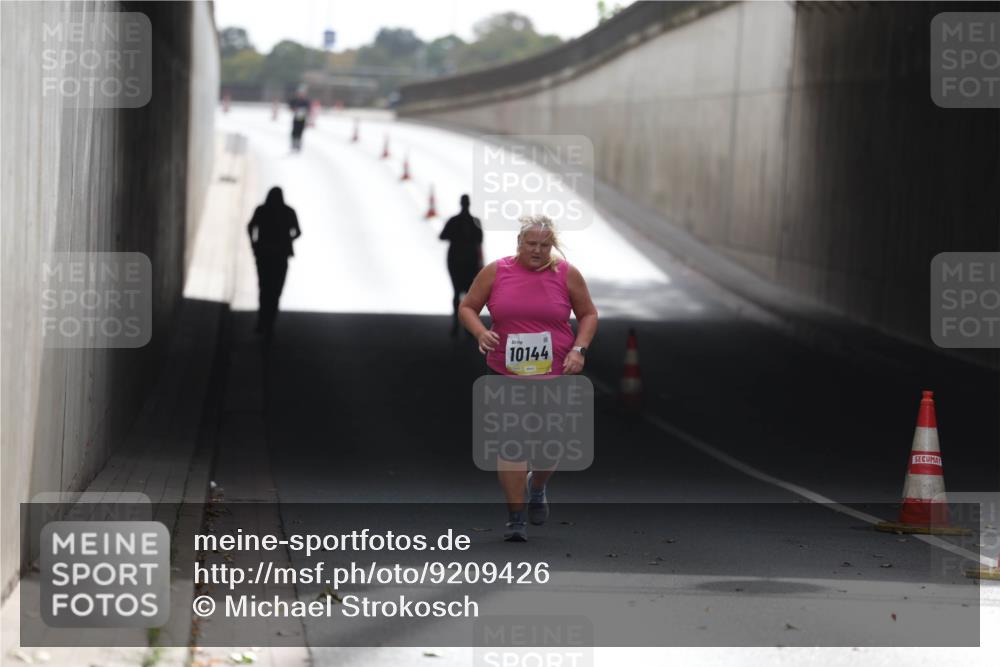 05.10.2025 - 20. swb-Marathon Bremen Michael Strokosch http://msf.ph/oto/9209426 05.10.2025 11:17:42 Laufen 10144 meine-sportfotos.de