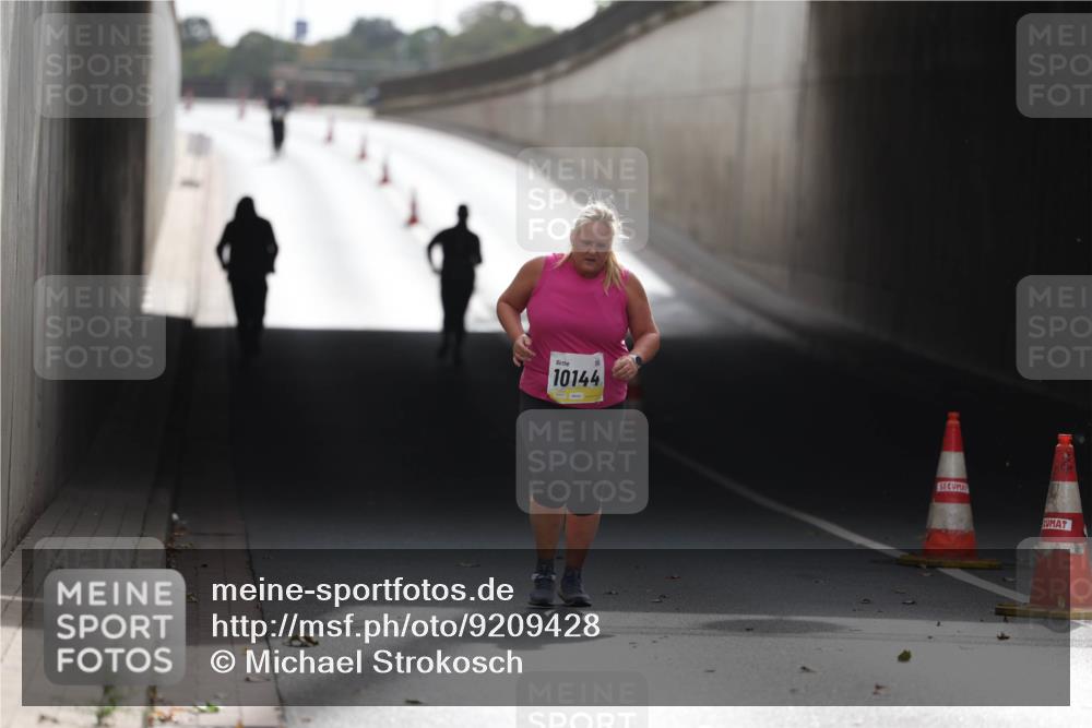 05.10.2025 - 20. swb-Marathon Bremen Michael Strokosch http://msf.ph/oto/9209428 05.10.2025 11:17:43 Laufen 10144 meine-sportfotos.de