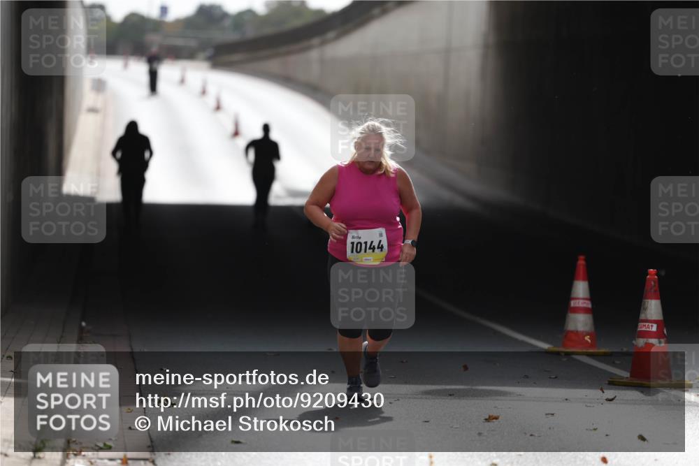05.10.2025 - 20. swb-Marathon Bremen Michael Strokosch http://msf.ph/oto/9209430 05.10.2025 11:17:44 Laufen 10144 meine-sportfotos.de