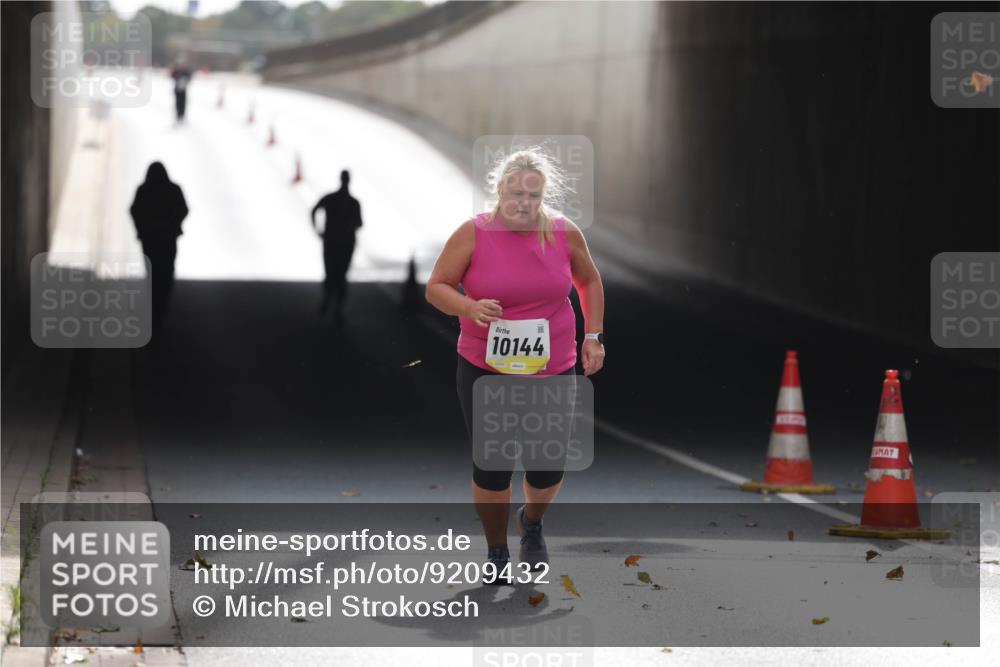 05.10.2025 - 20. swb-Marathon Bremen Michael Strokosch http://msf.ph/oto/9209432 05.10.2025 11:17:45 Laufen 10144 meine-sportfotos.de
