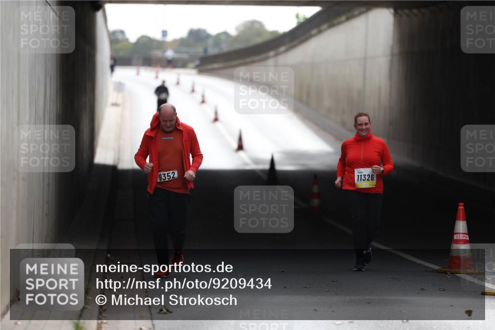 05.10.2025 - 20. swb-Marathon Bremen Michael Strokosch http://msf.ph/oto/9209434 05.10.2025 11:18:00 Laufen 9352, 11326 meine-sportfotos.de