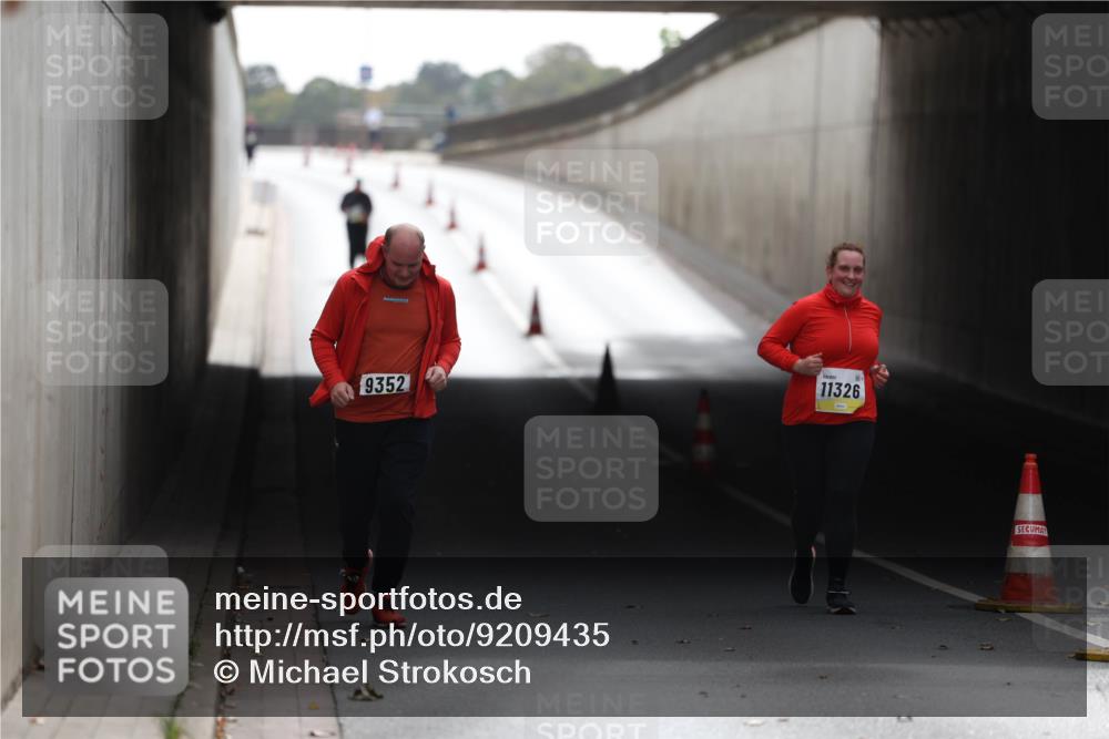 05.10.2025 - 20. swb-Marathon Bremen Michael Strokosch http://msf.ph/oto/9209435 05.10.2025 11:18:01 Laufen 9352, 11326, 4 meine-sportfotos.de