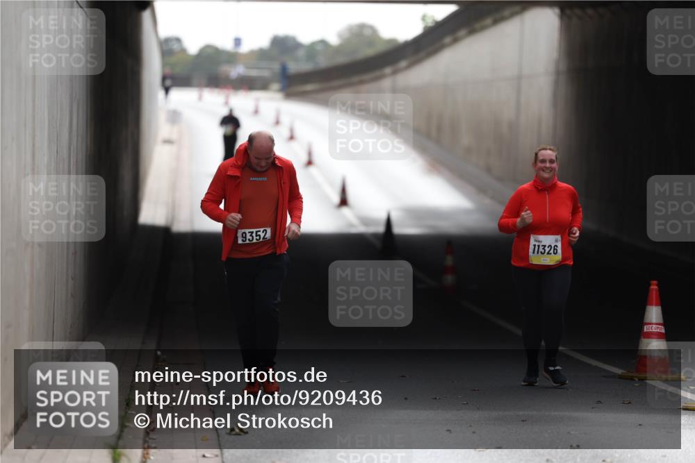 05.10.2025 - 20. swb-Marathon Bremen Michael Strokosch http://msf.ph/oto/9209436 05.10.2025 11:18:01 Laufen 9352, 11326 meine-sportfotos.de