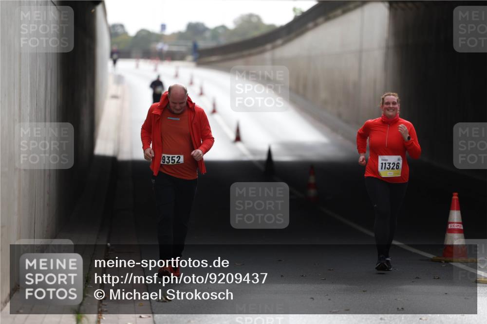 05.10.2025 - 20. swb-Marathon Bremen Michael Strokosch http://msf.ph/oto/9209437 05.10.2025 11:18:02 Laufen 9352, 11326 meine-sportfotos.de