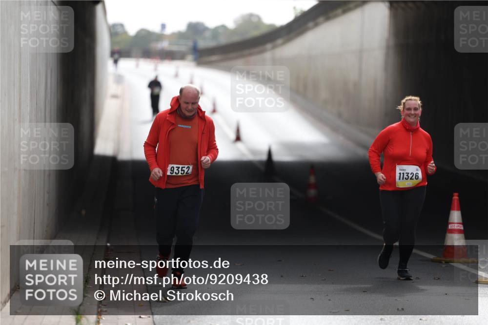 05.10.2025 - 20. swb-Marathon Bremen Michael Strokosch http://msf.ph/oto/9209438 05.10.2025 11:18:02 Laufen 9352, 11326 meine-sportfotos.de