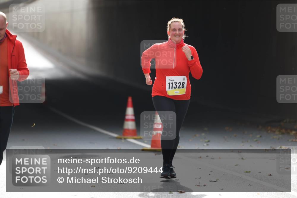 05.10.2025 - 20. swb-Marathon Bremen Michael Strokosch http://msf.ph/oto/9209444 05.10.2025 11:18:06 Laufen 410, 11326 meine-sportfotos.de
