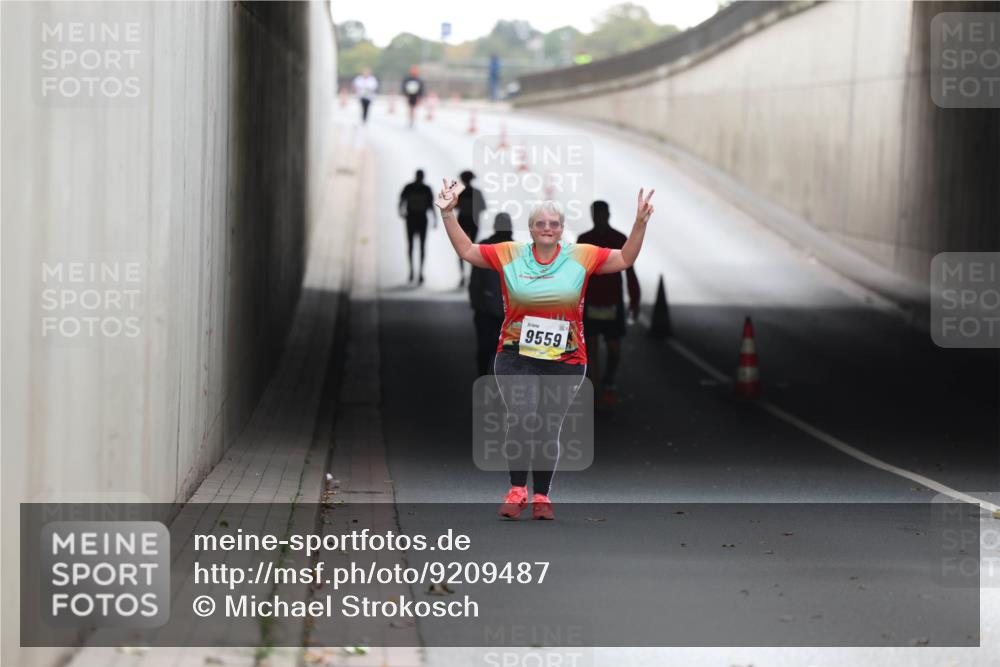 05.10.2025 - 20. swb-Marathon Bremen Michael Strokosch http://msf.ph/oto/9209487 05.10.2025 11:19:49 Laufen 9559 meine-sportfotos.de