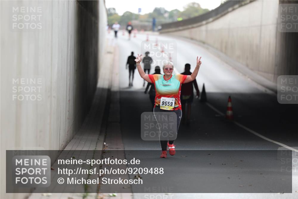 05.10.2025 - 20. swb-Marathon Bremen Michael Strokosch http://msf.ph/oto/9209488 05.10.2025 11:19:49 Laufen 9559 meine-sportfotos.de