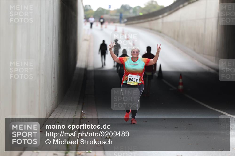05.10.2025 - 20. swb-Marathon Bremen Michael Strokosch http://msf.ph/oto/9209489 05.10.2025 11:19:49 Laufen 9559 meine-sportfotos.de