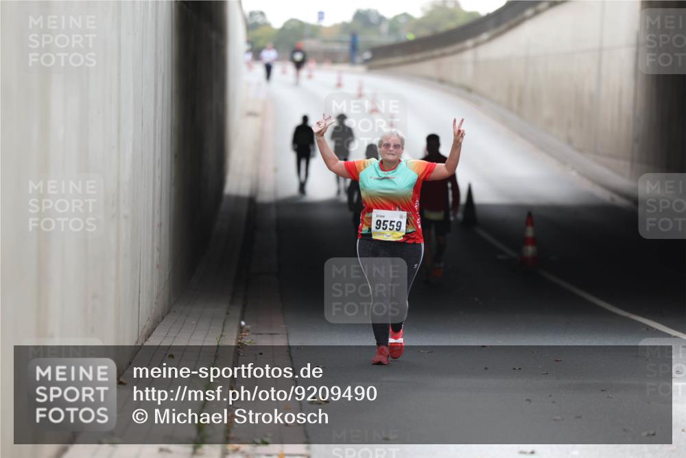 05.10.2025 - 20. swb-Marathon Bremen Michael Strokosch http://msf.ph/oto/9209490 05.10.2025 11:19:50 Laufen 9559 meine-sportfotos.de