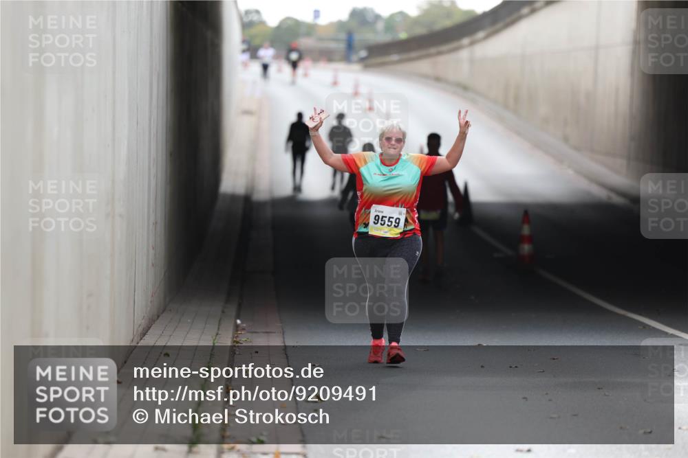 05.10.2025 - 20. swb-Marathon Bremen Michael Strokosch http://msf.ph/oto/9209491 05.10.2025 11:19:50 Laufen 9559 meine-sportfotos.de