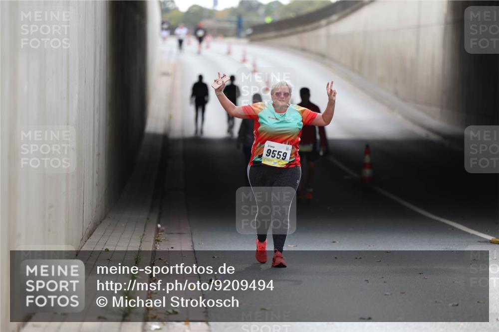 05.10.2025 - 20. swb-Marathon Bremen Michael Strokosch http://msf.ph/oto/9209494 05.10.2025 11:19:51 Laufen 9559 meine-sportfotos.de