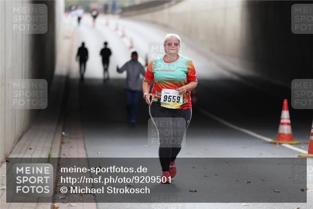 05.10.2025 - 20. swb-Marathon Bremen Michael Strokosch http://msf.ph/oto/9209501 05.10.2025 11:19:54 Laufen 9559 meine-sportfotos.de
