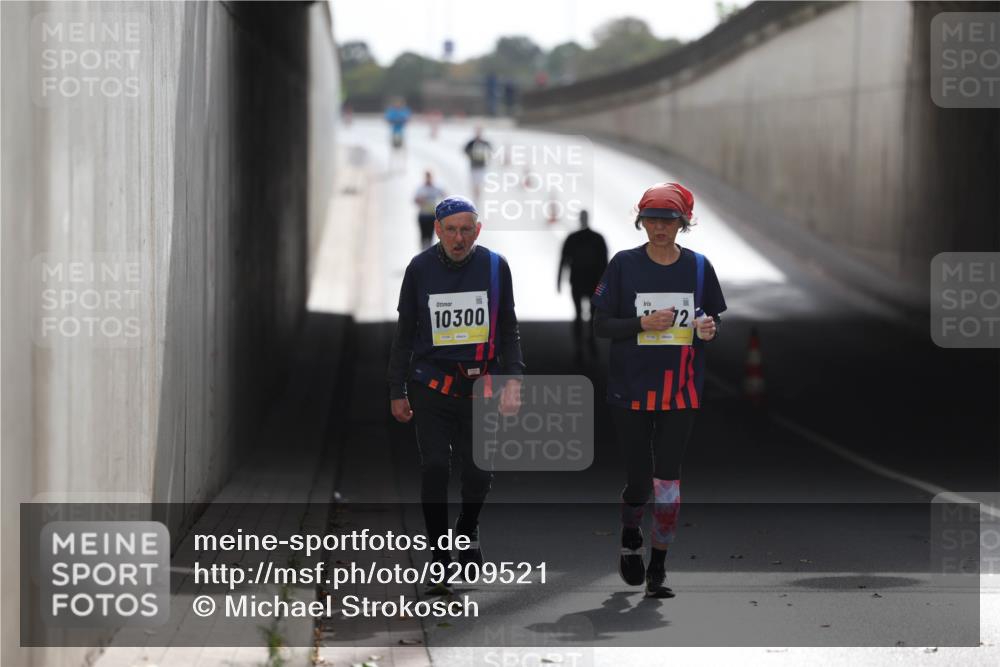 05.10.2025 - 20. swb-Marathon Bremen Michael Strokosch http://msf.ph/oto/9209521 05.10.2025 11:20:25 Laufen 10300, 72 meine-sportfotos.de