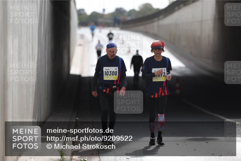 05.10.2025 - 20. swb-Marathon Bremen Michael Strokosch http://msf.ph/oto/9209522 05.10.2025 11:20:25 Laufen 10300, 72 meine-sportfotos.de