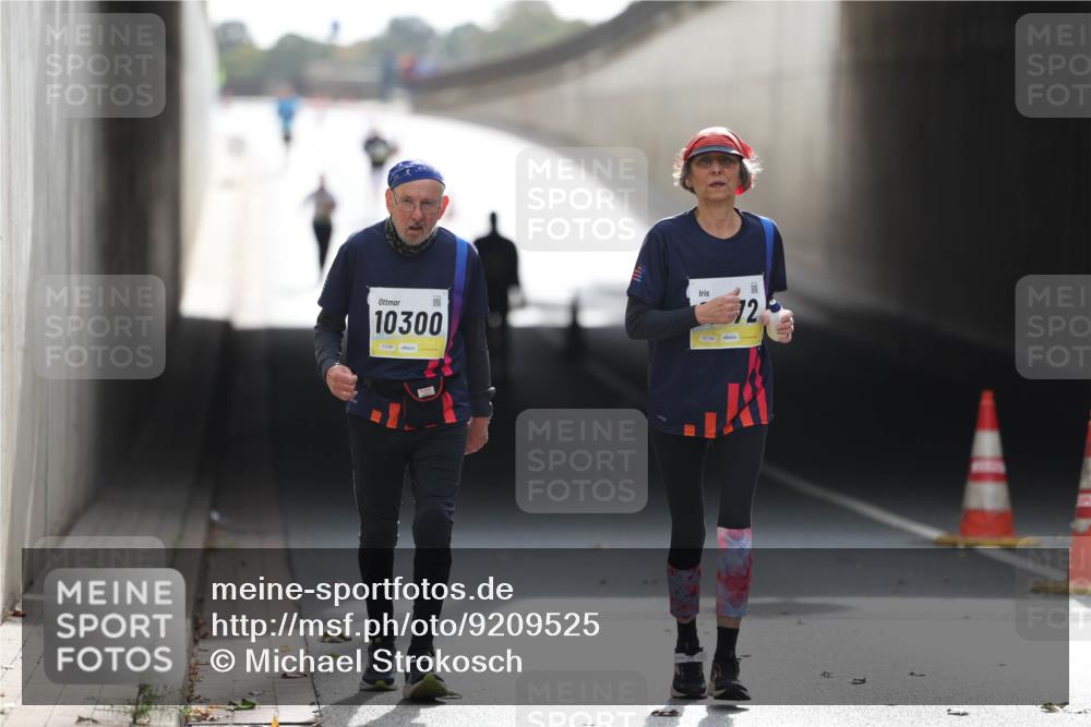 05.10.2025 - 20. swb-Marathon Bremen Michael Strokosch http://msf.ph/oto/9209525 05.10.2025 11:20:28 Laufen 10300, 12, 02136 meine-sportfotos.de